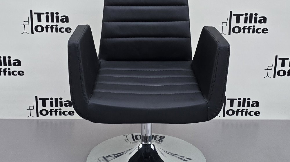 Maria Bekleme Koltuğu Siyah Tepsi Ayak